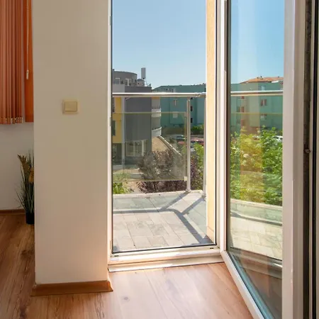 Sunny Slantchev Briag