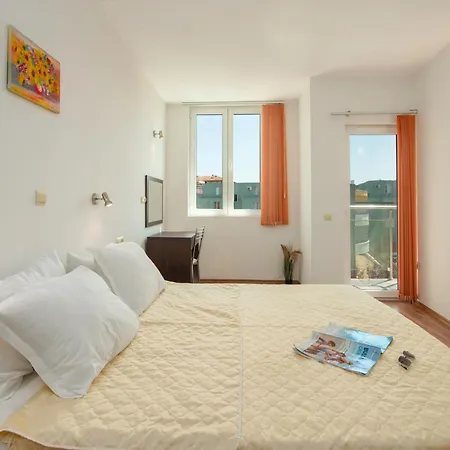 Sunny * Slantchev Briag