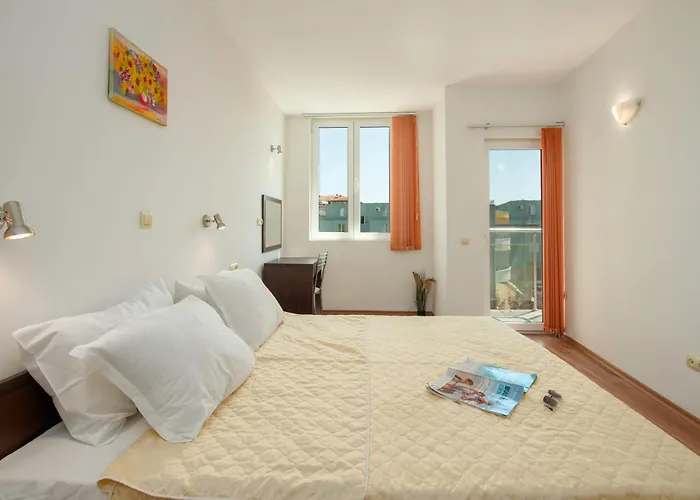 Sunny * ساني بيتش